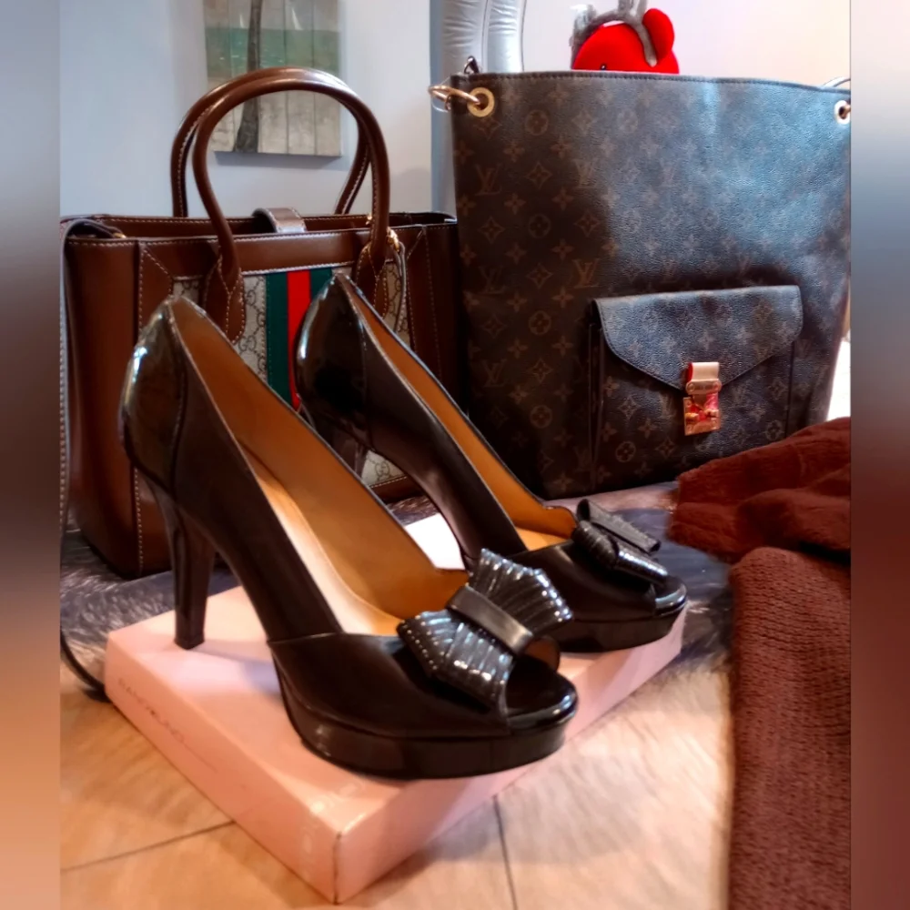 NWOT Chocolate brown shoes - Picture 1 of 10